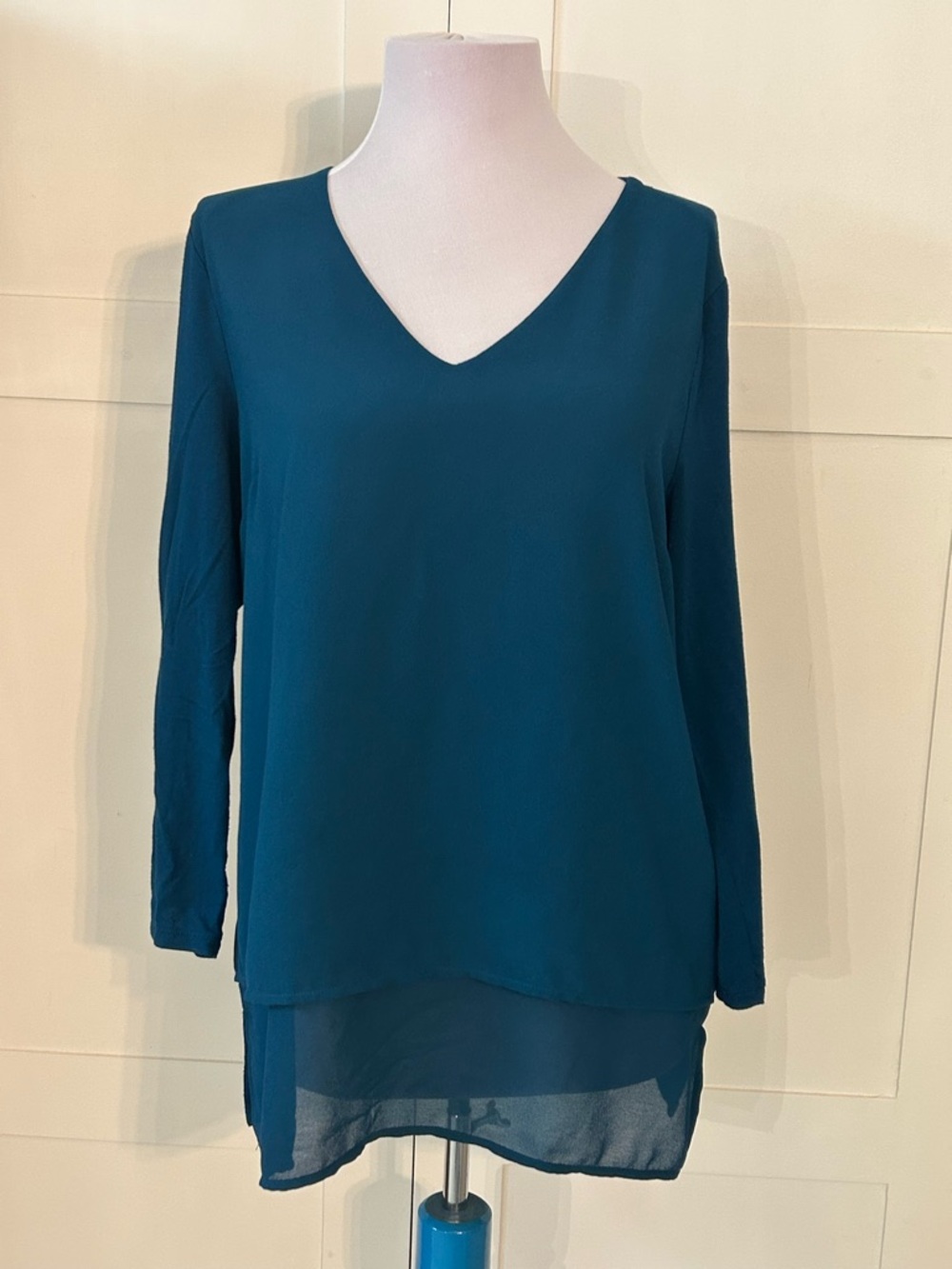 Michael Kors teal/peacock Blue Layered Chiffon Hem Women's Top M